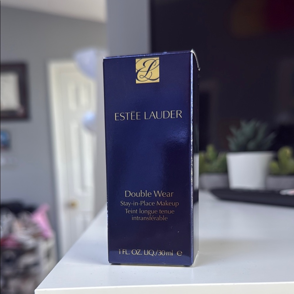 Estée Lauder Double Wear Makeup